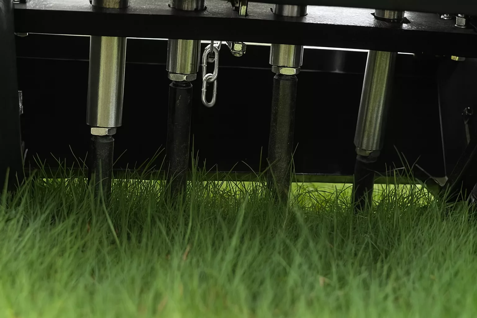Rolux X-CORE 18" Lawn Aerator - Image 2
